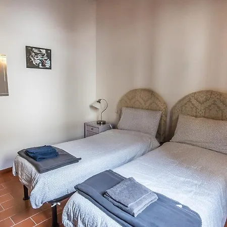 In An Close To The Train Station Homestay *