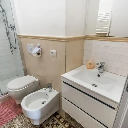 In An Close To The Train Station Homestay Florence